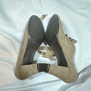 Suede Aerosoles